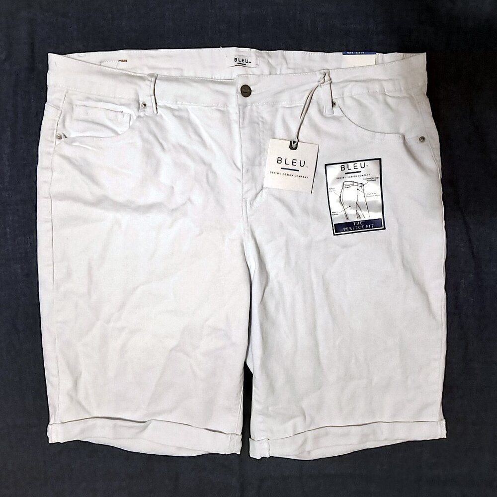 Bleu Women's White Denium Shorts - Size 22W